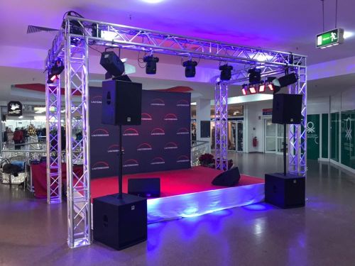 Stardouble Victoria präsentiert weihnachtliche Hits von Helene Fischer